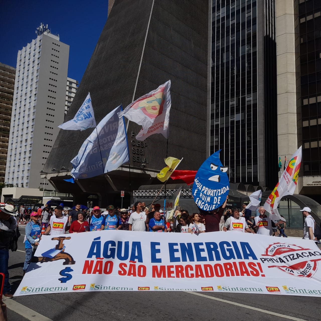 Enel prevê restabelecer serviço de energia em São Paulo até terça