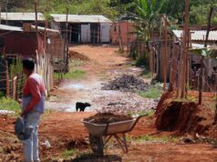 A face cruel da desigualdade: mais de 1,2 milhão de famílias vivem em casas sem banheiro no país