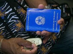 Racismo estrutural | Mulheres negras recebem, em média, 46% menos do que homens brancos